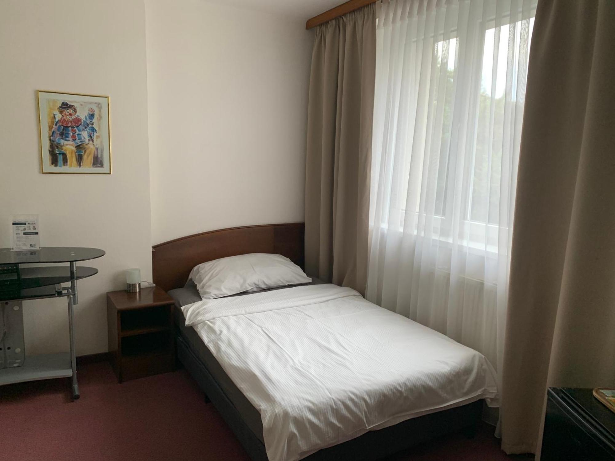 Hotel-Pension Kamyk Prague Ngoại thất bức ảnh